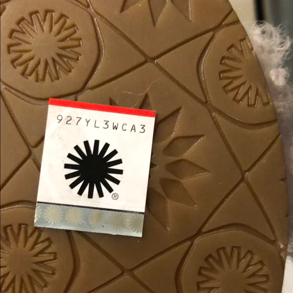 Ugg Slides - Picture 6 of 7